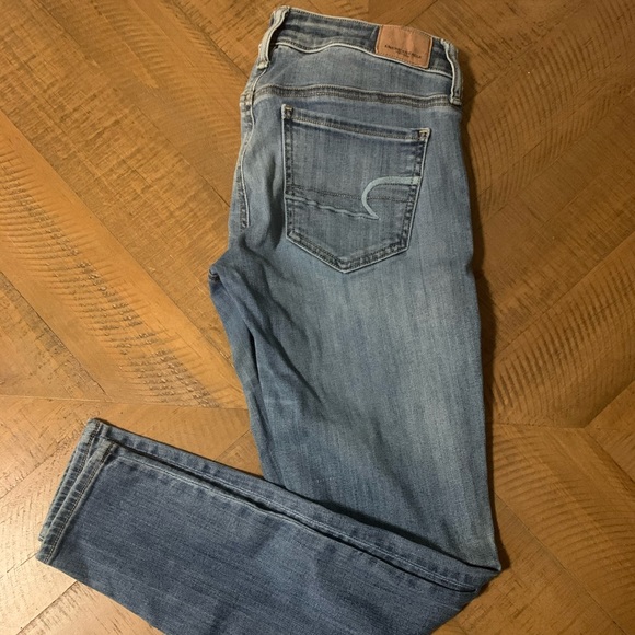 American Eagle AEO Super Stretch Skinny Jeans Sz 4 - Picture 1 of 8
